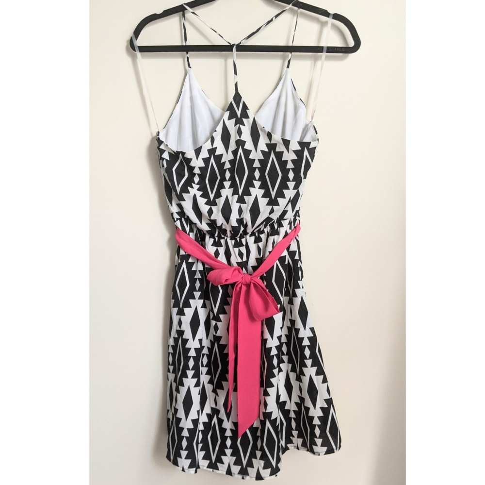 Black and White Geometric Print Mini Dress - Picture 4 of 6